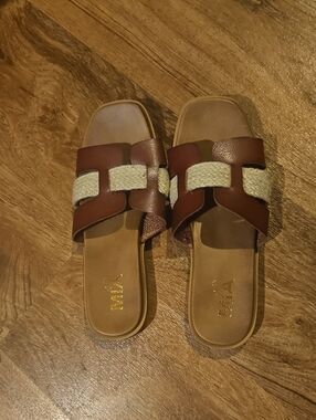 NWOT MIA "ELANEY" sandals Size 3M